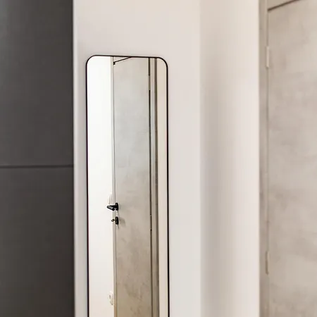 Piano - Apartment *