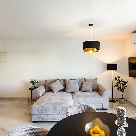 Apartment Piano -
