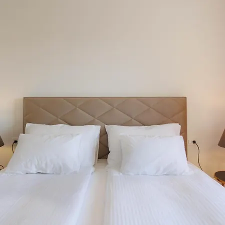 Apartman Piano - *