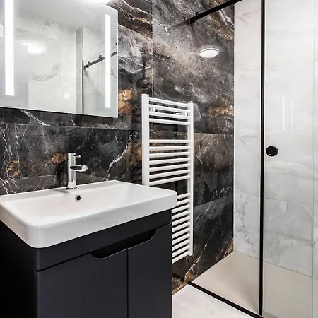Apartman Piano - *