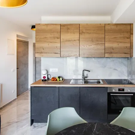 Apartman Piano - *